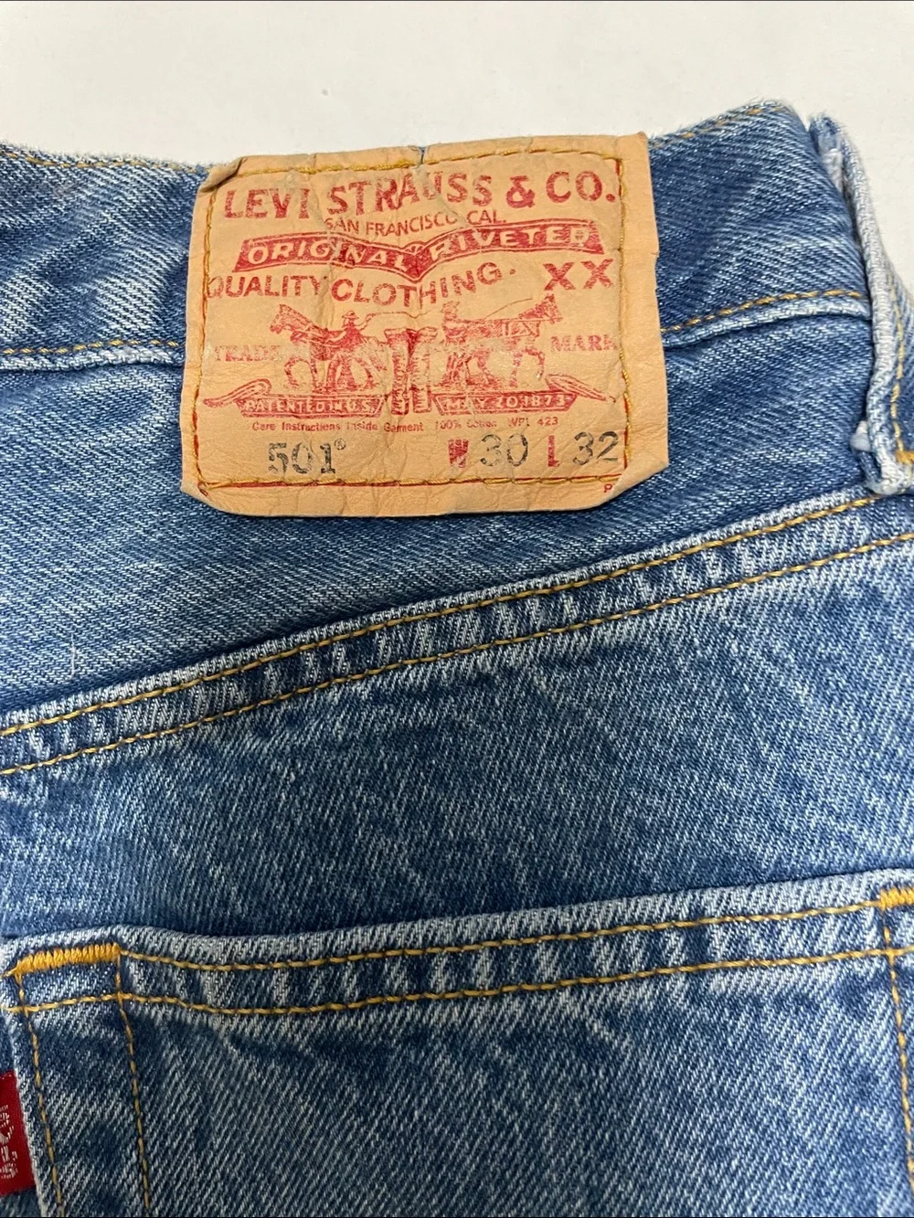 Men’s EUC 501 LEVI’S Sz 30/32 Original Riveted Jeans Blu Denim Wash 2 Horse Logo